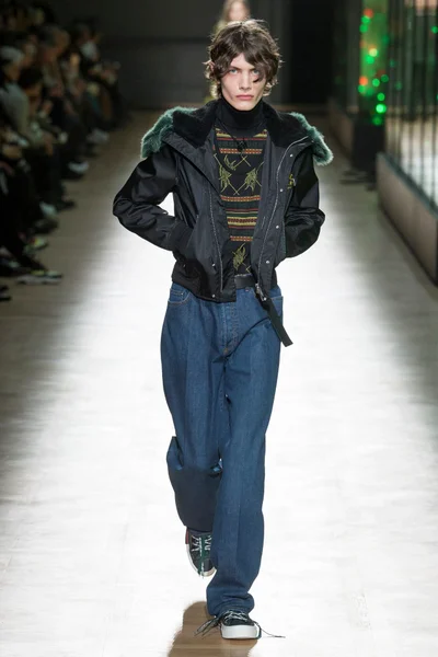 Look 40